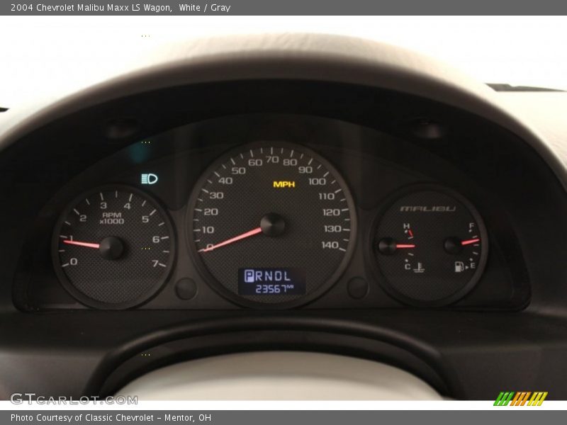 White / Gray 2004 Chevrolet Malibu Maxx LS Wagon