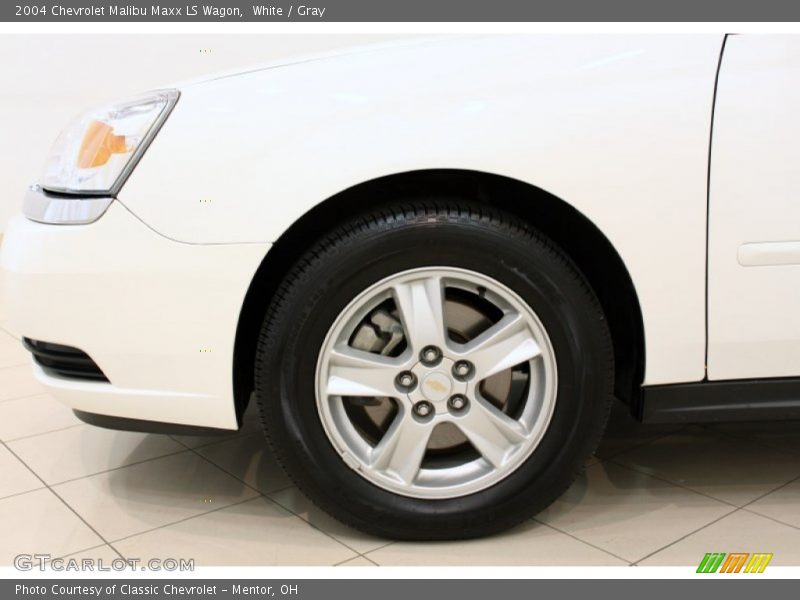 White / Gray 2004 Chevrolet Malibu Maxx LS Wagon