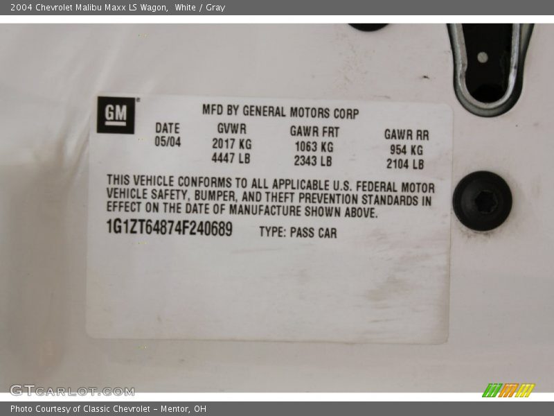 White / Gray 2004 Chevrolet Malibu Maxx LS Wagon