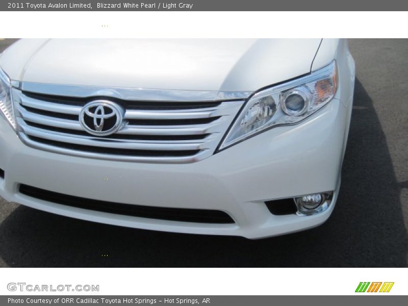 Blizzard White Pearl / Light Gray 2011 Toyota Avalon Limited