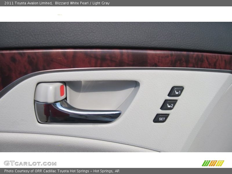 Blizzard White Pearl / Light Gray 2011 Toyota Avalon Limited
