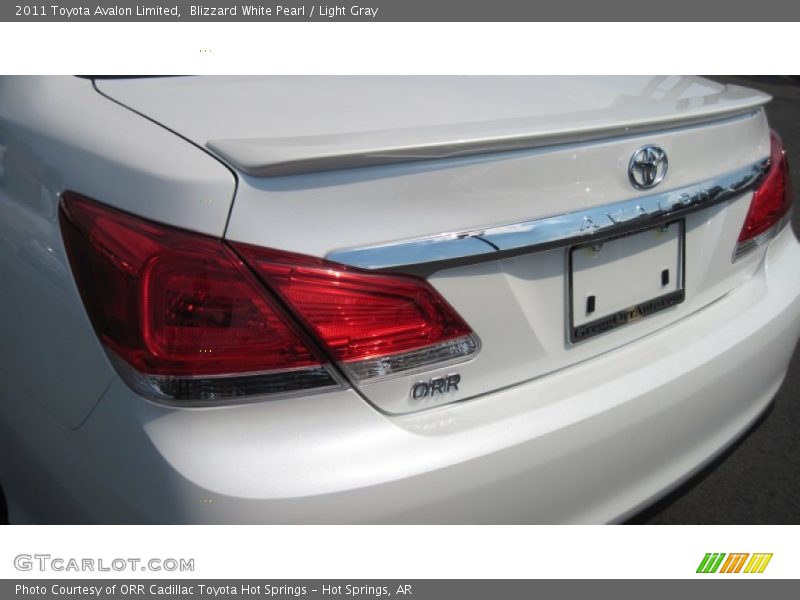 Blizzard White Pearl / Light Gray 2011 Toyota Avalon Limited