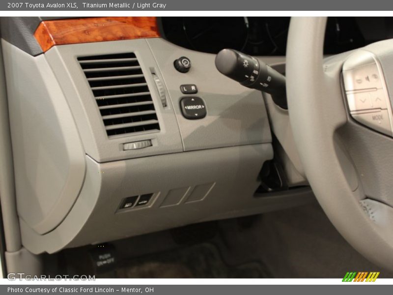 Titanium Metallic / Light Gray 2007 Toyota Avalon XLS
