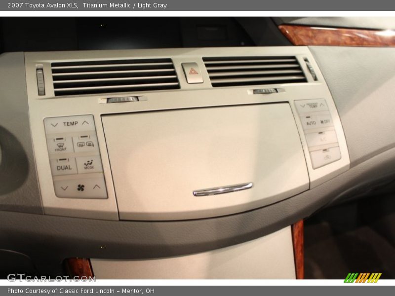 Titanium Metallic / Light Gray 2007 Toyota Avalon XLS