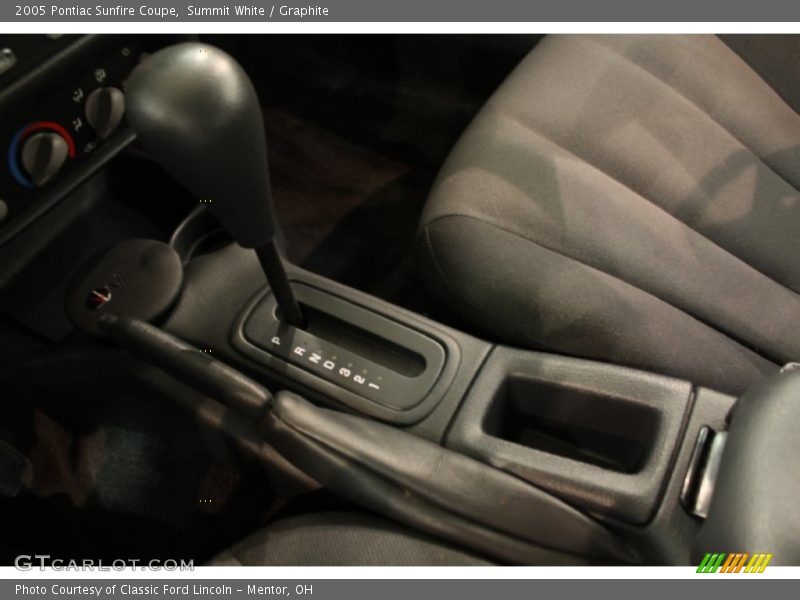 Summit White / Graphite 2005 Pontiac Sunfire Coupe