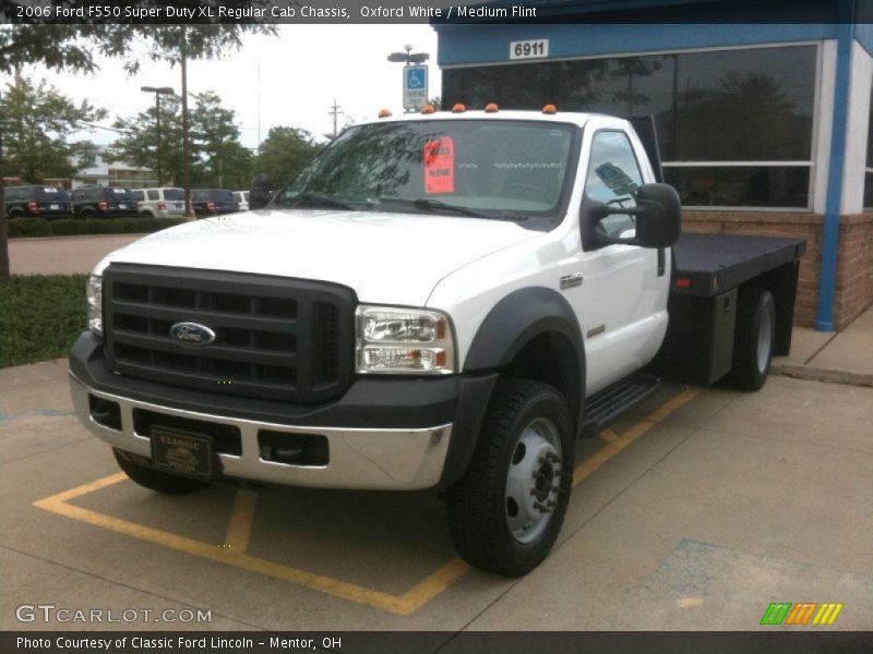 Oxford White / Medium Flint 2006 Ford F550 Super Duty XL Regular Cab Chassis