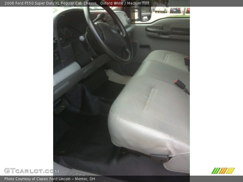Oxford White / Medium Flint 2006 Ford F550 Super Duty XL Regular Cab Chassis