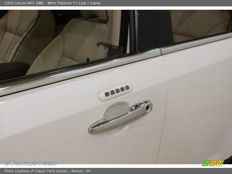 White Platinum Tri Coat / Camel 2009 Lincoln MKX AWD