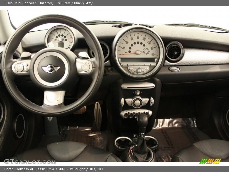 Chili Red / Black/Grey 2009 Mini Cooper S Hardtop