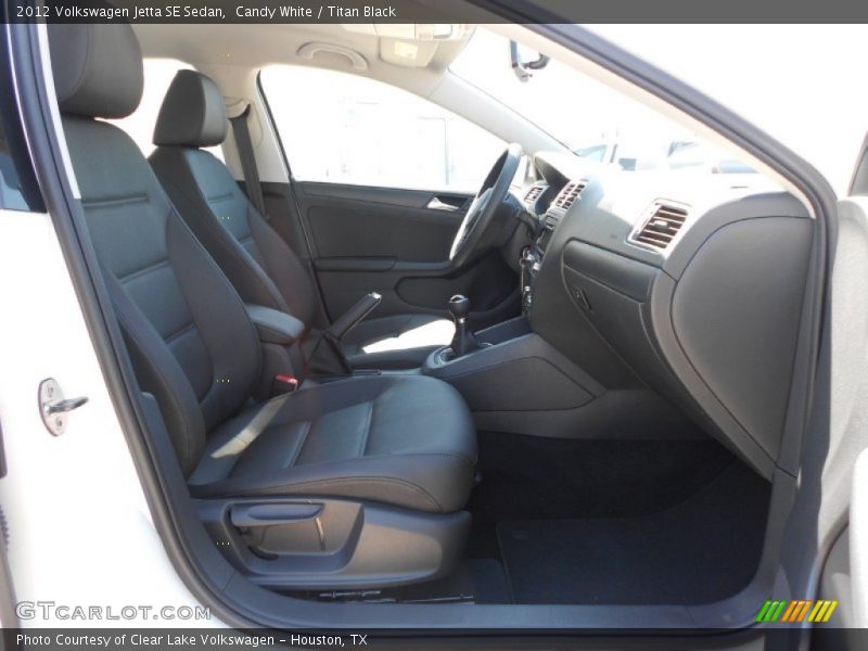 Candy White / Titan Black 2012 Volkswagen Jetta SE Sedan
