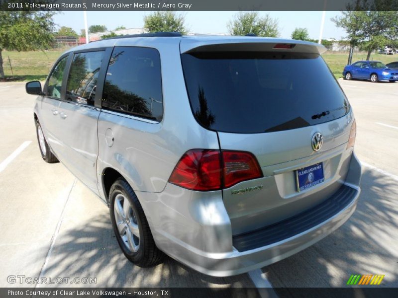 Mercury Silver Metallic / Aero Gray 2011 Volkswagen Routan S