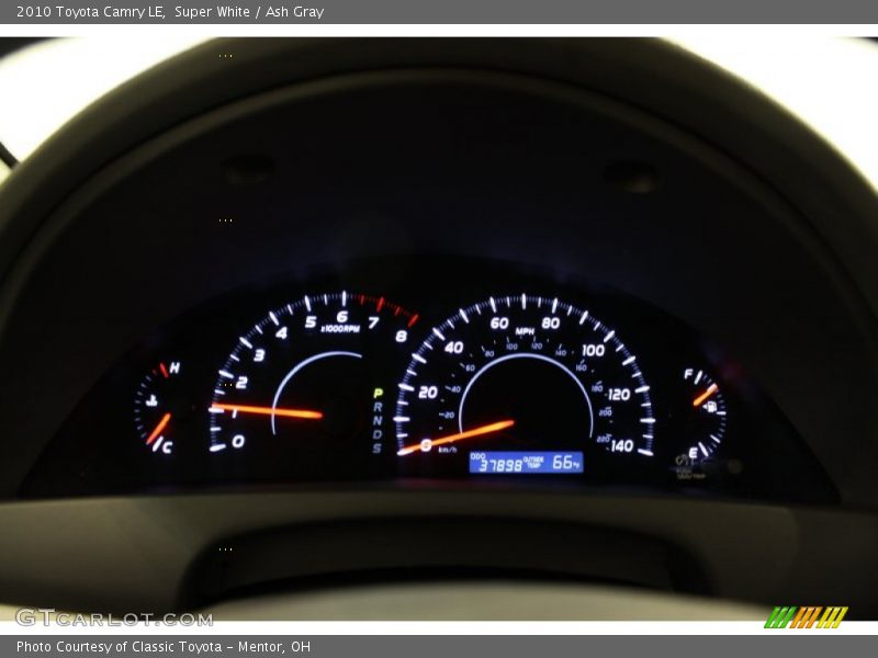 Super White / Ash Gray 2010 Toyota Camry LE
