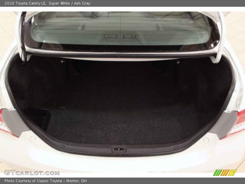 Super White / Ash Gray 2010 Toyota Camry LE