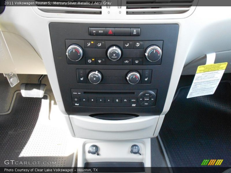 Controls of 2011 Routan S