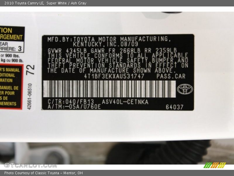Super White / Ash Gray 2010 Toyota Camry LE