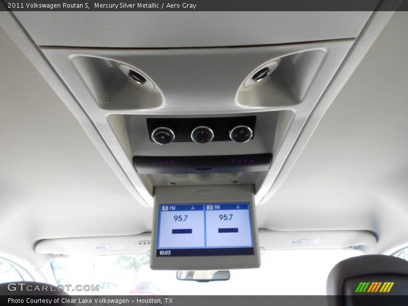 Mercury Silver Metallic / Aero Gray 2011 Volkswagen Routan S