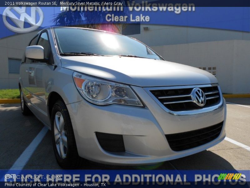 Mercury Silver Metallic / Aero Gray 2011 Volkswagen Routan SE