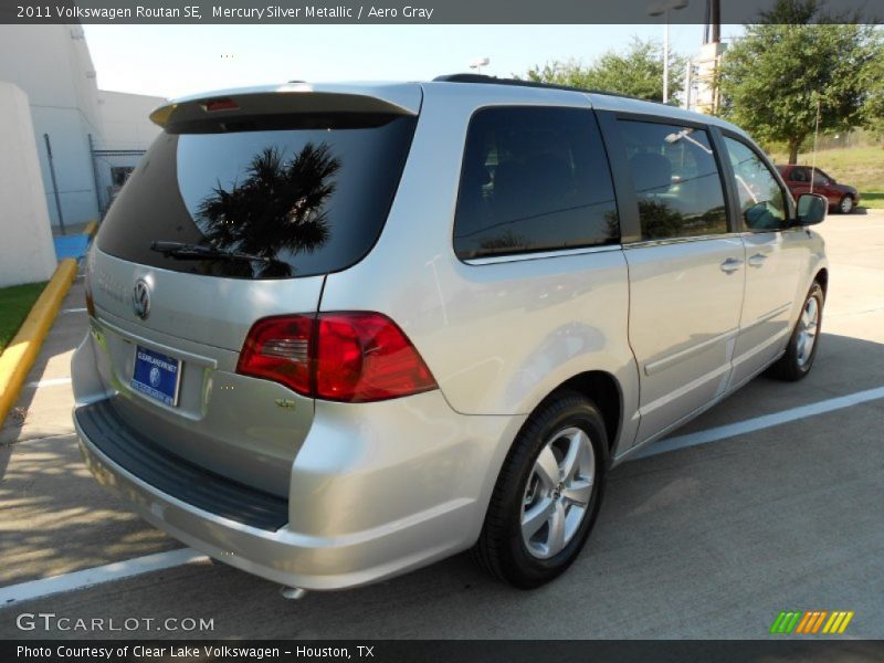 Mercury Silver Metallic / Aero Gray 2011 Volkswagen Routan SE