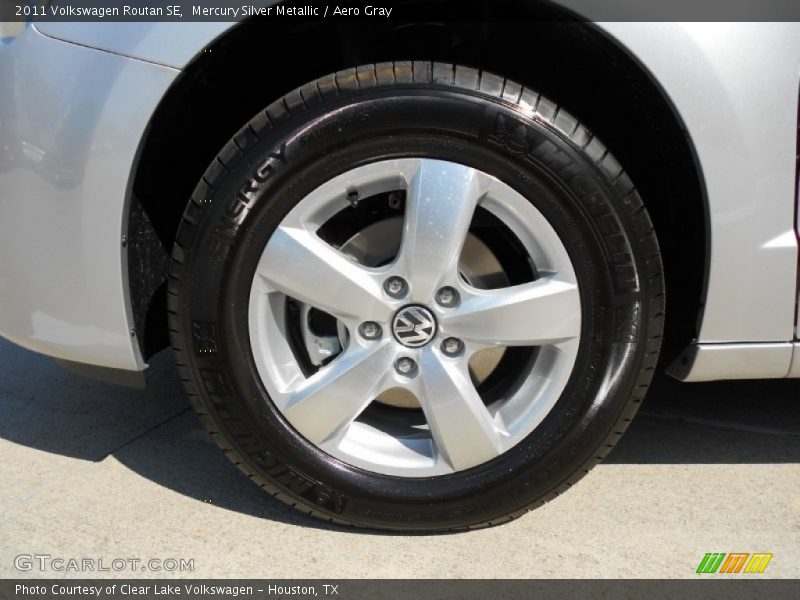 Mercury Silver Metallic / Aero Gray 2011 Volkswagen Routan SE