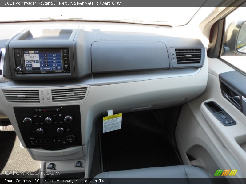 Mercury Silver Metallic / Aero Gray 2011 Volkswagen Routan SE