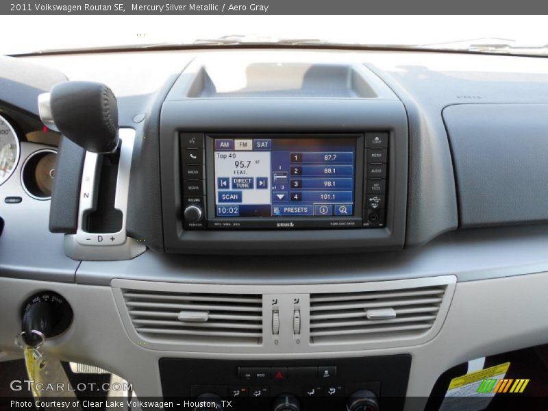 Mercury Silver Metallic / Aero Gray 2011 Volkswagen Routan SE