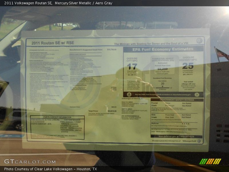Mercury Silver Metallic / Aero Gray 2011 Volkswagen Routan SE
