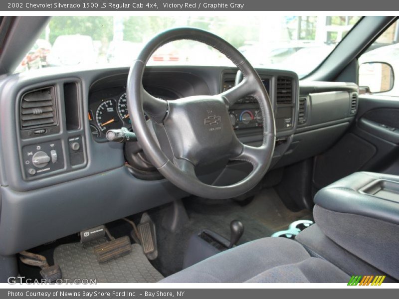 Victory Red / Graphite Gray 2002 Chevrolet Silverado 1500 LS Regular Cab 4x4