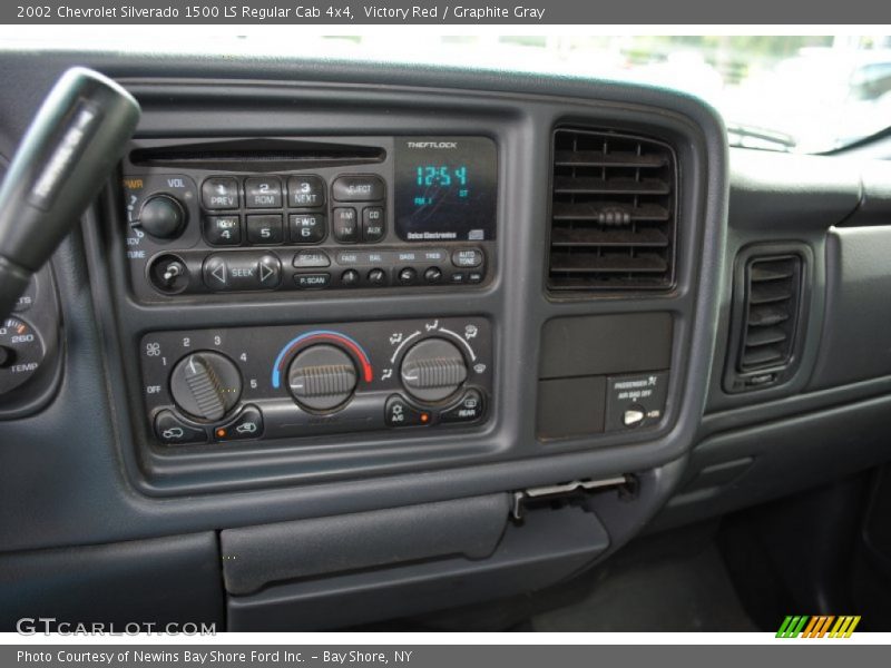 Victory Red / Graphite Gray 2002 Chevrolet Silverado 1500 LS Regular Cab 4x4
