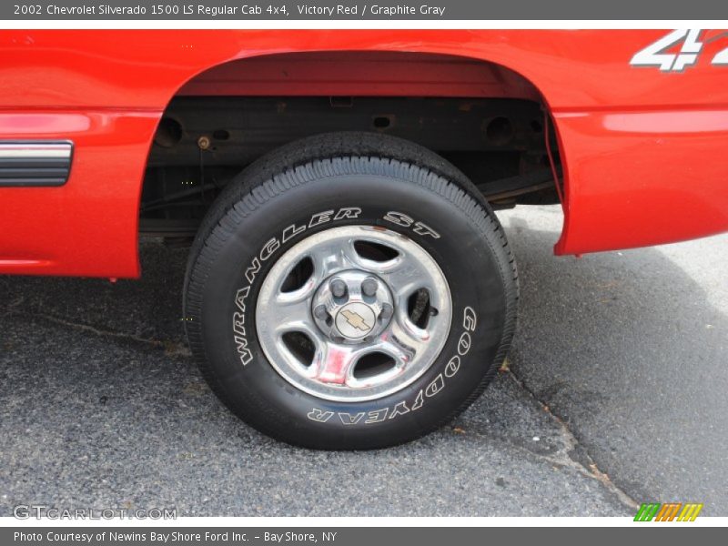 Victory Red / Graphite Gray 2002 Chevrolet Silverado 1500 LS Regular Cab 4x4