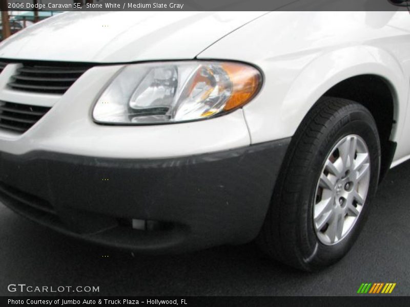 Stone White / Medium Slate Gray 2006 Dodge Caravan SE