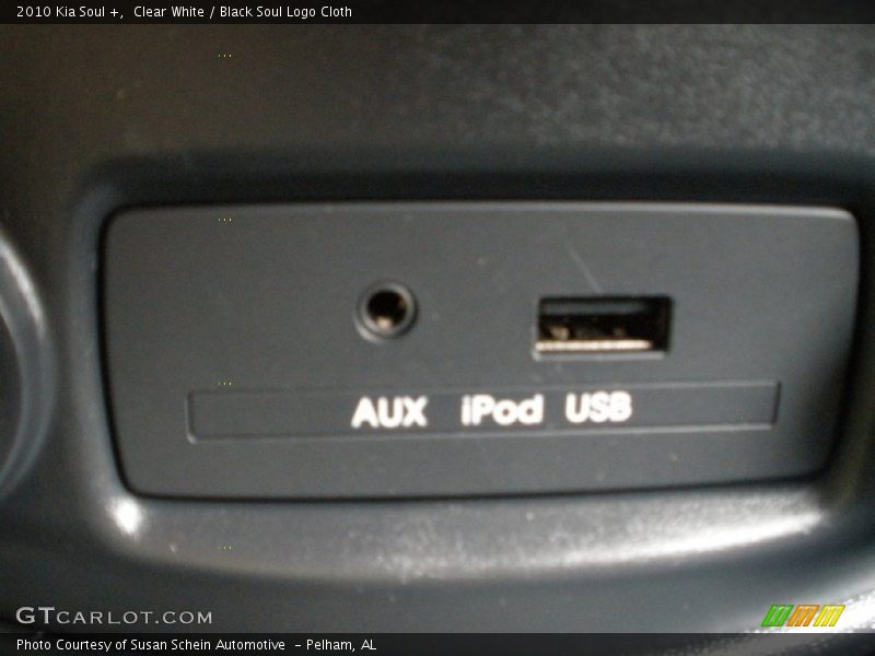Clear White / Black Soul Logo Cloth 2010 Kia Soul +