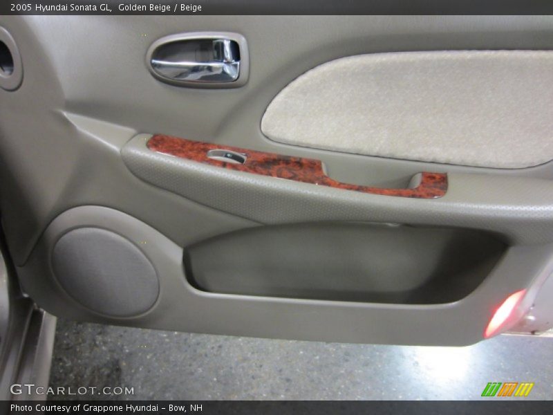 Golden Beige / Beige 2005 Hyundai Sonata GL