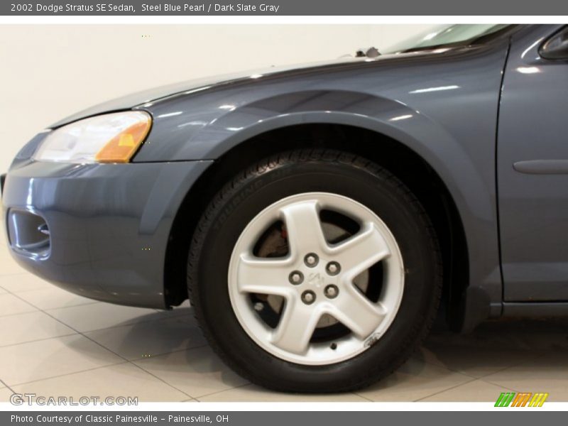  2002 Stratus SE Sedan Wheel