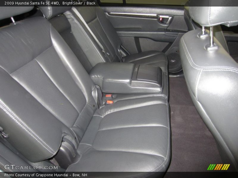 Bright Silver / Black 2009 Hyundai Santa Fe SE 4WD