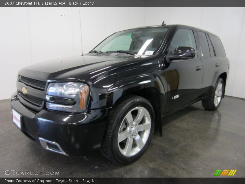 Front 3/4 View of 2007 TrailBlazer SS 4x4