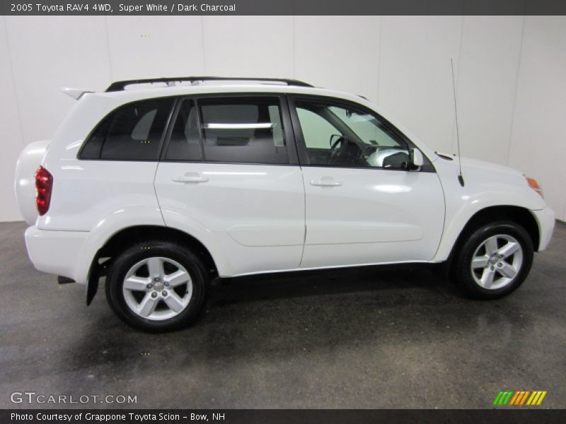 Super White / Dark Charcoal 2005 Toyota RAV4 4WD