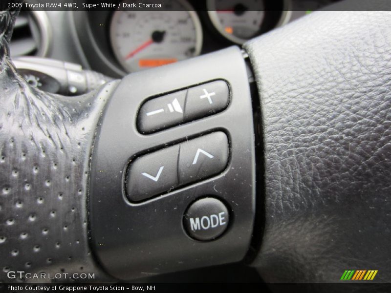 Super White / Dark Charcoal 2005 Toyota RAV4 4WD