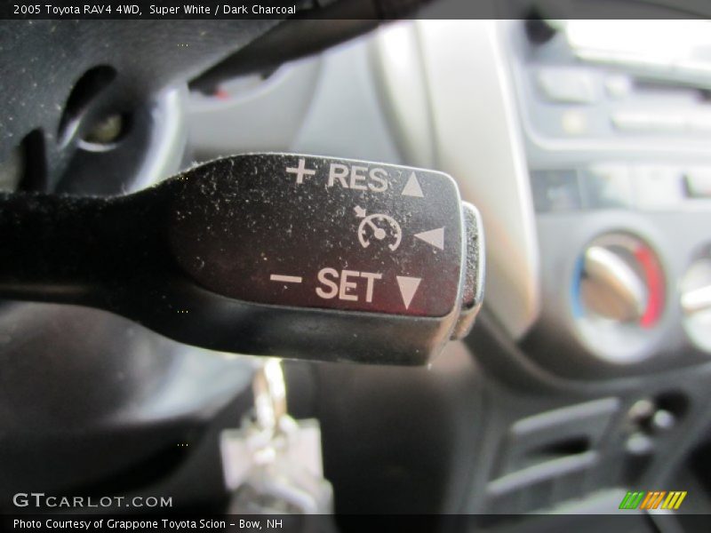 Super White / Dark Charcoal 2005 Toyota RAV4 4WD