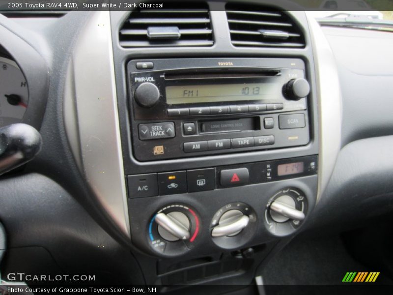 Super White / Dark Charcoal 2005 Toyota RAV4 4WD