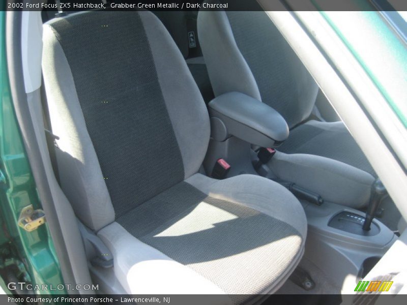Grabber Green Metallic / Dark Charcoal 2002 Ford Focus ZX5 Hatchback