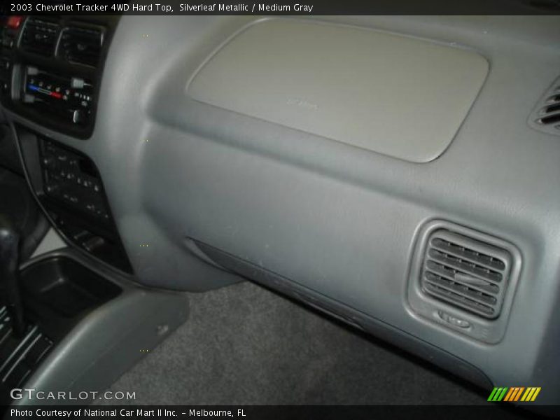 Silverleaf Metallic / Medium Gray 2003 Chevrolet Tracker 4WD Hard Top