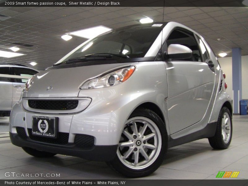 Front 3/4 View of 2009 fortwo passion coupe