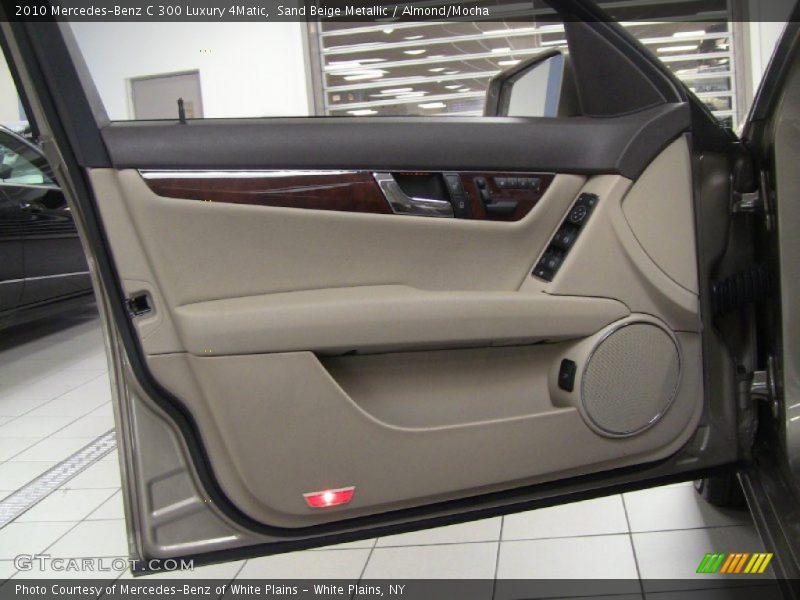 Sand Beige Metallic / Almond/Mocha 2010 Mercedes-Benz C 300 Luxury 4Matic