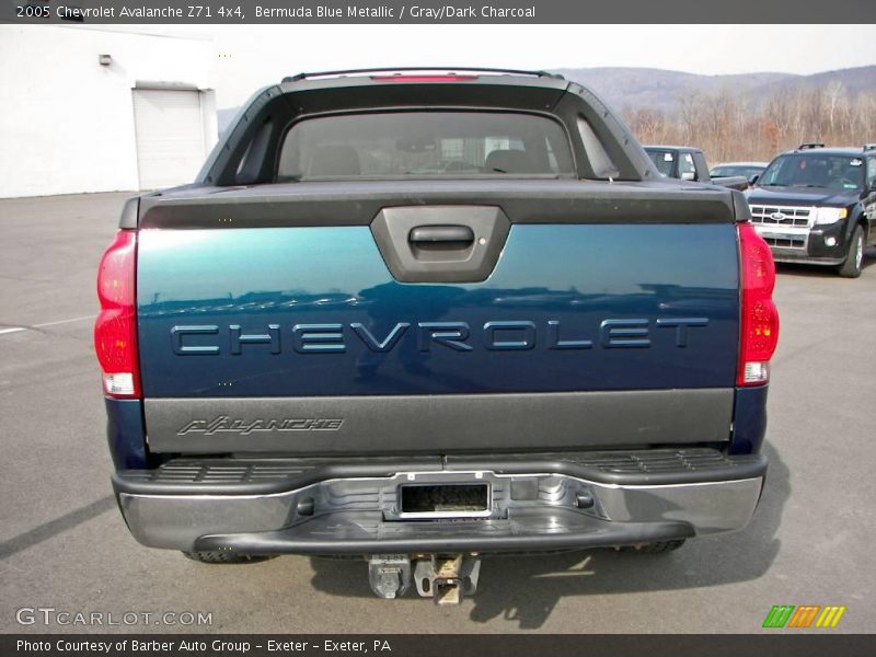 Bermuda Blue Metallic / Gray/Dark Charcoal 2005 Chevrolet Avalanche Z71 4x4
