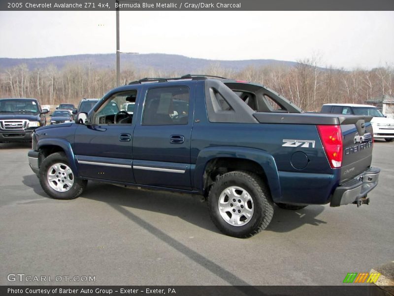 Bermuda Blue Metallic / Gray/Dark Charcoal 2005 Chevrolet Avalanche Z71 4x4