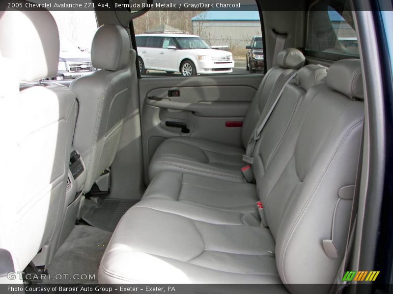 Bermuda Blue Metallic / Gray/Dark Charcoal 2005 Chevrolet Avalanche Z71 4x4