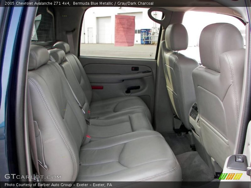 Bermuda Blue Metallic / Gray/Dark Charcoal 2005 Chevrolet Avalanche Z71 4x4