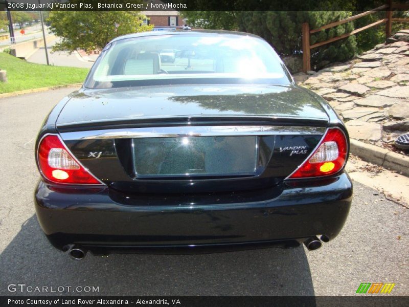 Botanical Green / Ivory/Mocha 2008 Jaguar XJ Vanden Plas