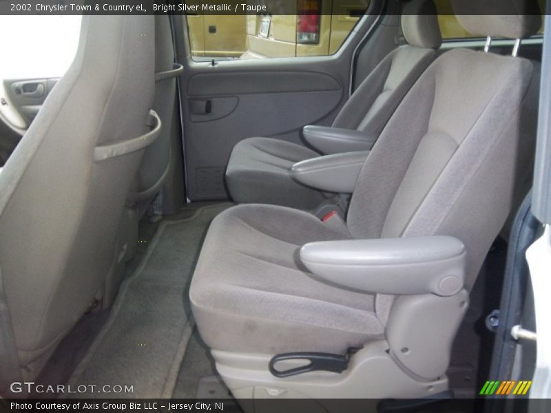 Bright Silver Metallic / Taupe 2002 Chrysler Town & Country eL
