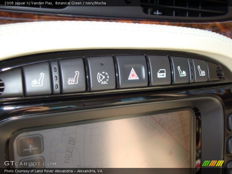 Botanical Green / Ivory/Mocha 2008 Jaguar XJ Vanden Plas